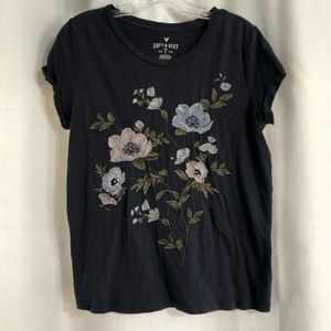 American Eagle embroidered flowers t-shirt